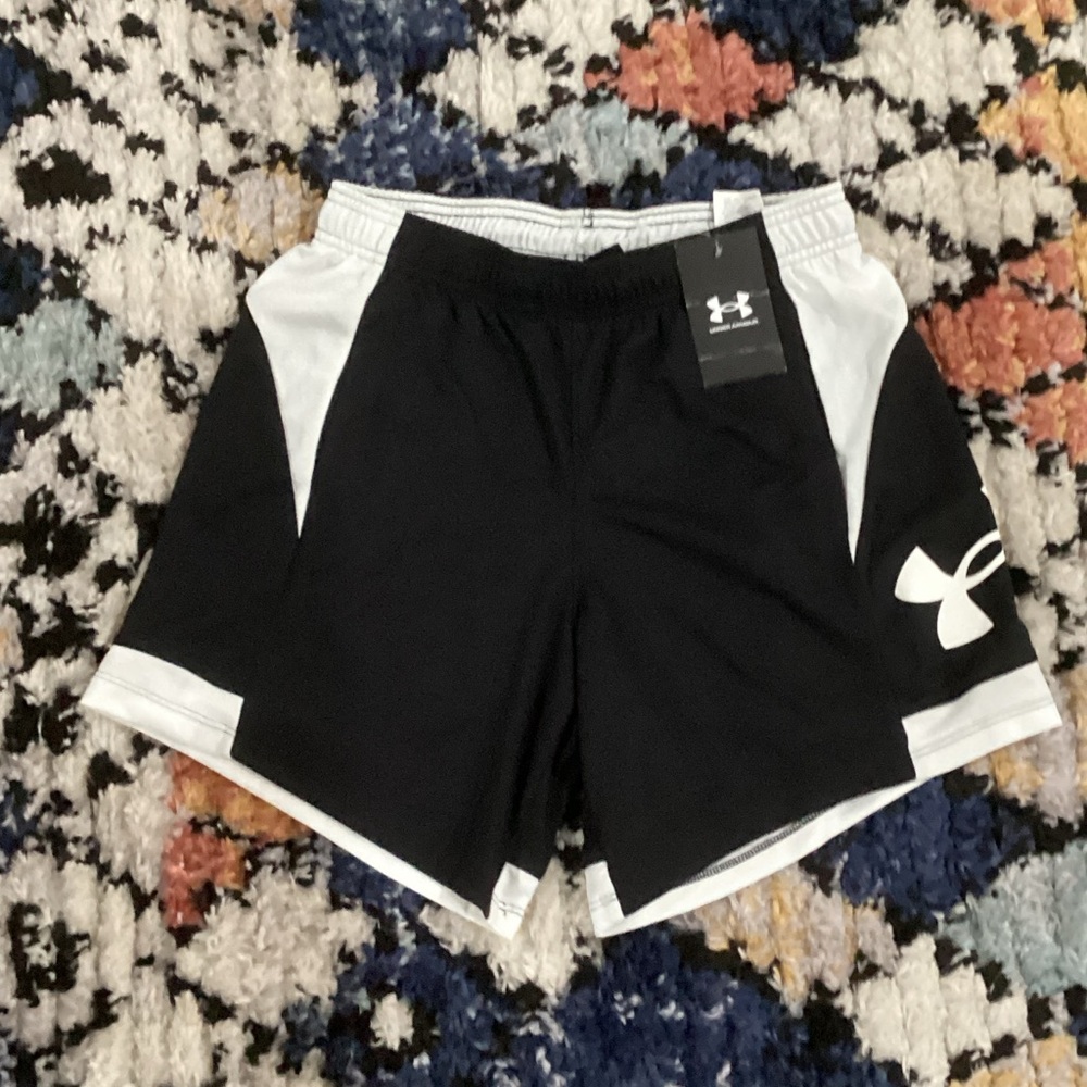 NWT Under Armour Black and White Performance/basketball Shorts